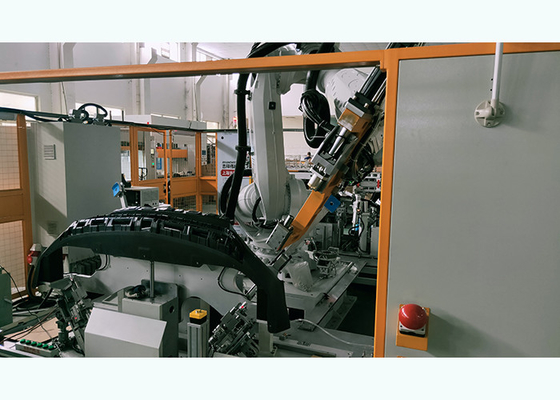 Saldatrice di perforazione del robot flessibile ed ultrasonica per il paraurti di plastica dell'automobile