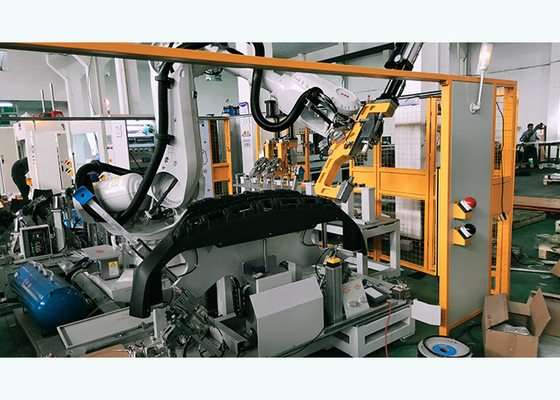 Saldatrice di perforazione del robot flessibile ed ultrasonica per il paraurti di plastica dell'automobile