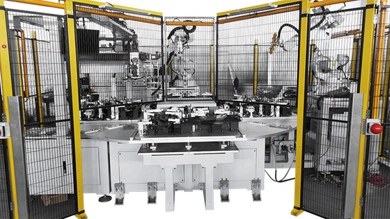 Linea di produzione automatica della saldatura e dell'Assemblea del robot per disposizione di plastica automobilistica