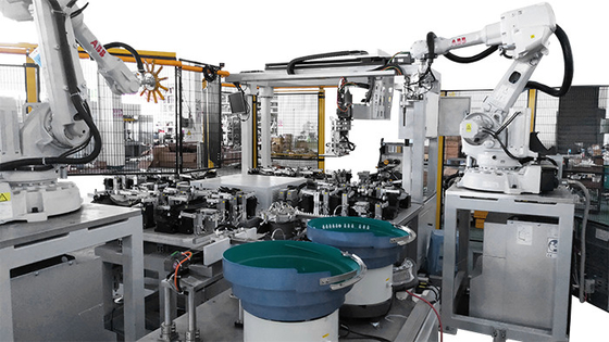 Linea di produzione automatica della saldatura e dell'Assemblea del robot per disposizione di plastica automobilistica
