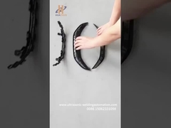 Prova di una nuova macchina di saldatura a rivetto a caldo per la plastica per auto